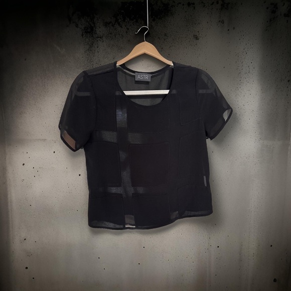 〰️ASTR Black Blouse〰️ - Picture 2 of 3
